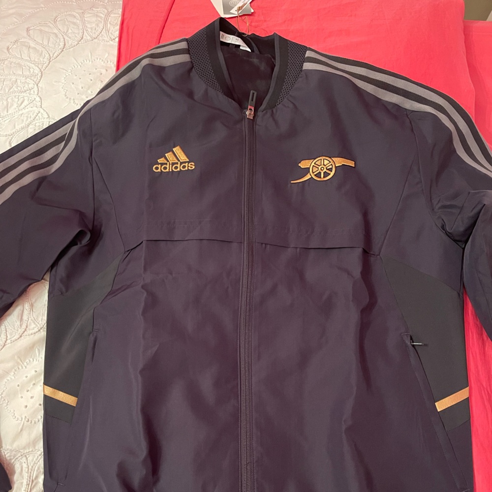 BRAND NEW ARSENAL 22/23 WINDBREAKER